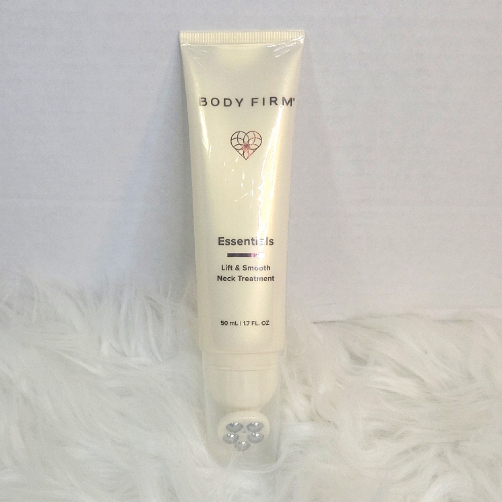 BODY FIRM ESSENTIALS Lift & Smooth‎ Neck Treatment NWOT